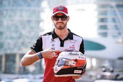 Antonio Giovinazzi mit dem besonderen Kimi-Helm
