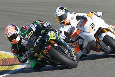 Johann Zarco auf der Tech3-Yamaha vor Alex Rins