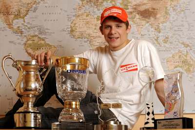 Bradl tritt 2009 in neuen Farben an