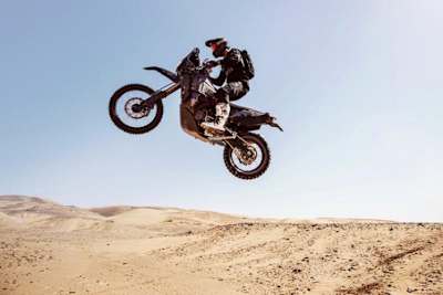 Yamaha Ténéré 700 Raid: Prototyp mit aufgerüstem Fahrwerk für eine sanfte Landung nach dem Höhenflug