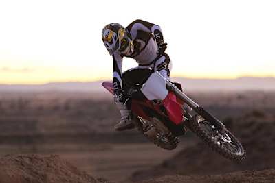 Stark Varg in Aktion - am Lenker Sebastien Tortelli