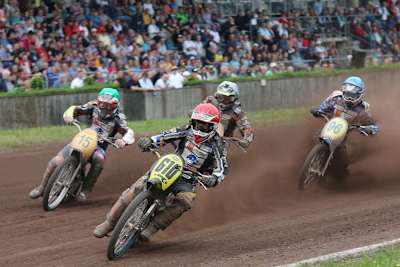 Joonas Kylmäkorpi (610) gegen Michael Härtel (15) und Dimitri Bergé (96)