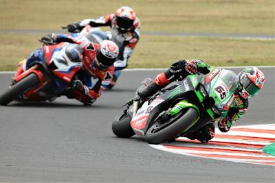 Jonathan Rea (vorne) fuhr Bestzeit