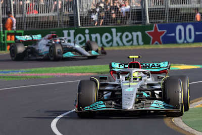 Lewis Hamilton vor George Russell