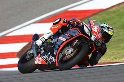 Lorenzo Savadori hat einen Vertrag mit Aprilia für 2016