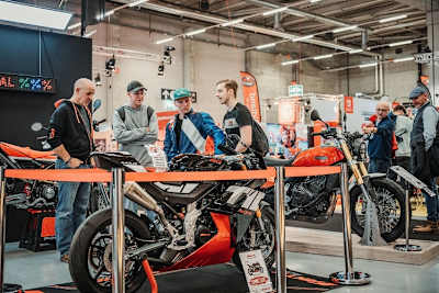 Nicht nur die ergraute Generation, auch junge Motorradfahrer besuchten das Motofestival in Bern