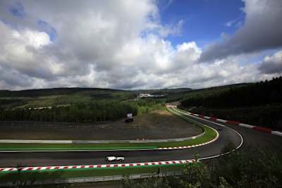 Dunkle Wolken über Sauber