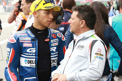 Enea Bastianini mit Teamchef Fausto Gresini