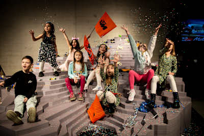 Die Kids erwartet ein buntes Programm in der KTM Motohall