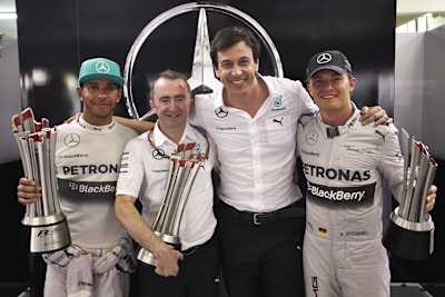 Lewis Hamilton, Technikchef Paddy Lowe, Teamchef Toto Wolff, Nico Rosberg