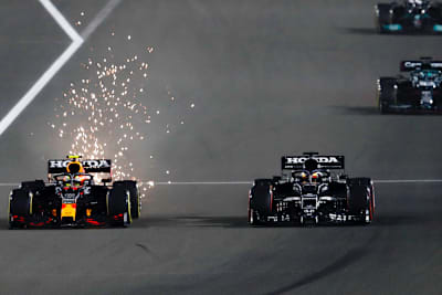 Sergio Pérez (links) prescht vor