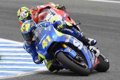 Aleix Espargaró vor Andrea Iannone