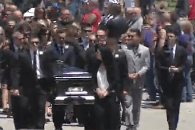 Nicky Haydens Sarg führte den Trauerzug in die St. Stephen Cathedral an