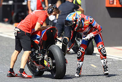 Die Honda Fireblade wurde nicht auf Pirelli-Reifen entwickelt