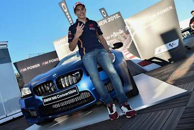 Marc Márquez mit seinem neuen BMW M6 Cabrio 
