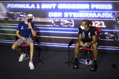 Nicholas Latifi und Lewis Hamilton