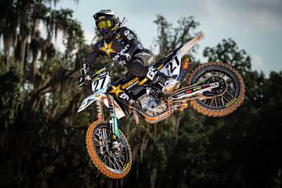 Husqvarna-Werksfahrer Malcolm Stewart stand letzte Woche erstmals auf dem 450er Supercross-Podium