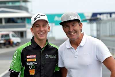 Oli und Troy Bayliss