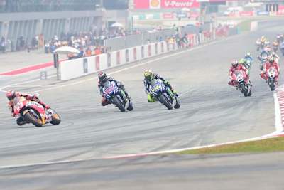 Márquez vor Lorenzo, der sich Rossi schnappt