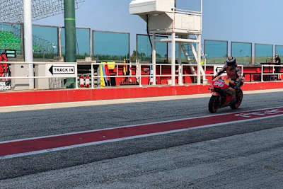 Jorge Lorenzo bog frühzeitig wieder in die Box ein