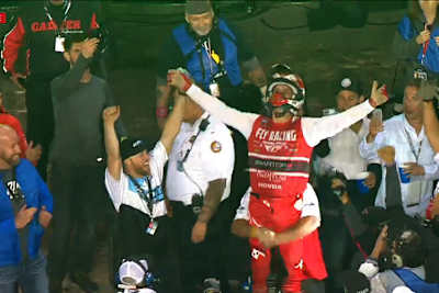 Justin Brayton feiert in Daytona seinen historischen Sieg