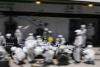 Valtteri Bottas kommt zum Stopp herein