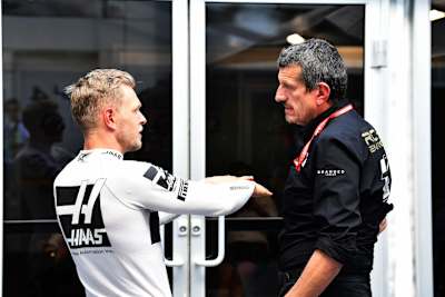 Kevin Magnussen und Günther Steiner