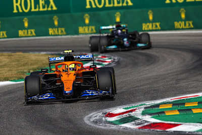 Lando Norris vor Lewis Hamilton in Monza