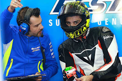 Andrea Iannone in der Box des Teams Suzuki Ecstar