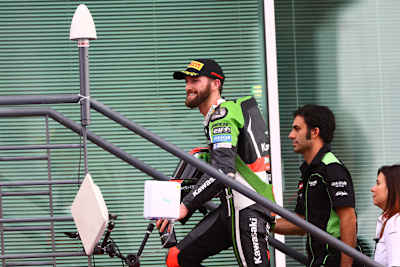 Tom Sykes kümmert sich nicht um Max Biaggi