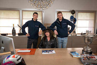 Nadia Padovani mit den Söhnen Luca (li.) und Lorenzo Gresini