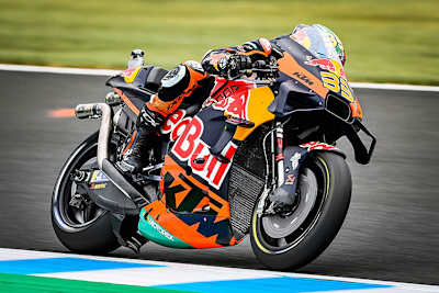 Brad Binder als Flammenwerfer beim Motegi-GP