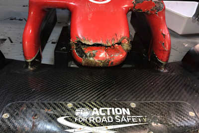 So sah der Frontflügel nach dem Zusammenstoß aus