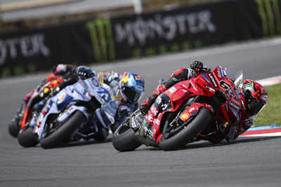 Pecco Bagnaia vor Alex Marquez