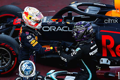 Max Verstappen gratuliert Lewis Hamilton