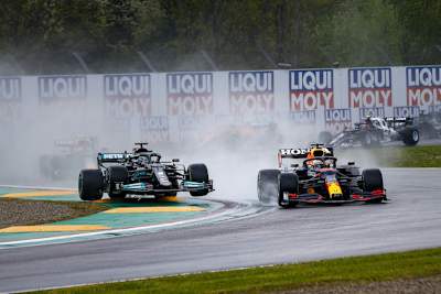 Max Verstappen gegen Lewis Hamilton in Imola