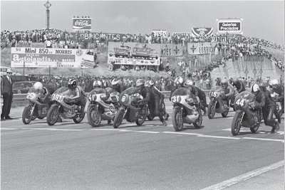 Classic-Titelseite des Metzeler-Kalenders: Rennsport war immer schon packend, emotional, mitreissend