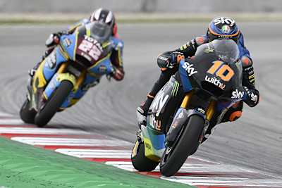 Luca Marini vor Sam Lowes
