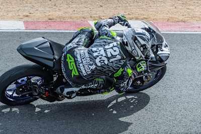 Patrick Hobelsberger auf einer Yamaha R3