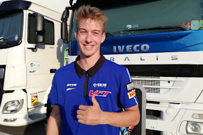 Gut zu sehen: Die OP-Narbe an Marcel Brenners linker Hand