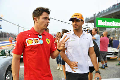 Charles Leclerc und Carlos Sainz 2019 in Singapur