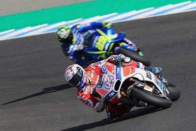 Andrea Dovizioso vor Andrea Iannone