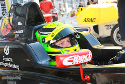 Nach seinem Crash im zweiten Formel-4-Lauf musste Mick Schumacher ins Krankenhaus