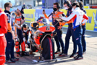 Stefan Bradl mit der Repsol-Honda von Marc Márquez: Mental anstrengend