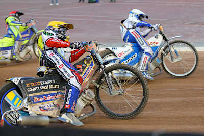 Bjarne Pedersen (gelb) fuhr viele Jahre Grand Prix