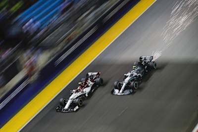 Antonio Giovinazzi gegen Valtteri Bottas