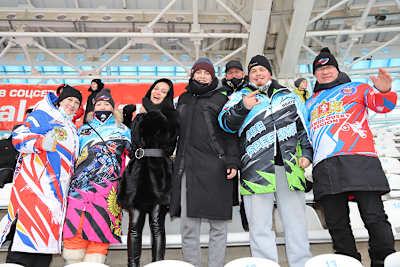 Anton Terebenin, Zweiter von rechts auf dem Bild