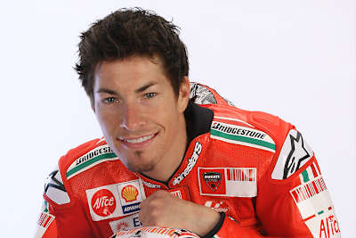 Nicky Hayden testet die Ducati in Sepang.