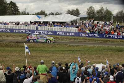 Latvala siegt und die Finnen feiern