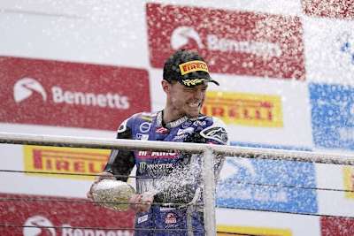 Tarran Mackenzie führt zehn Punkte vor O'Halloran